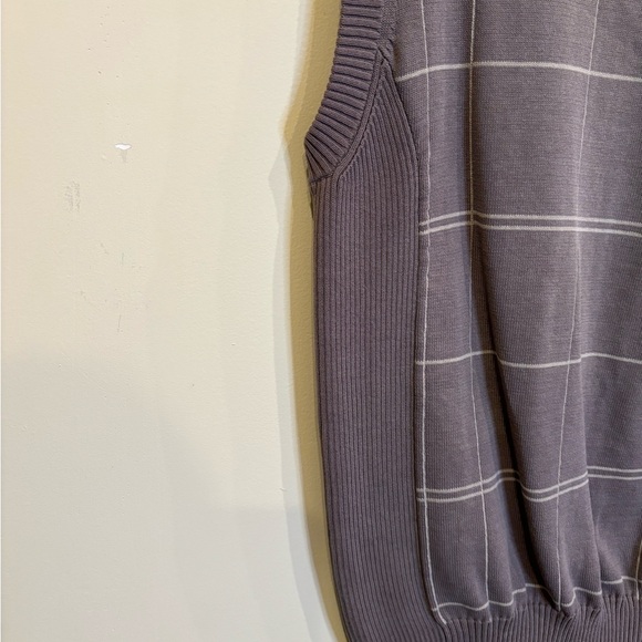 AUR - (AUDACIOUS) VEST IN A TAUPE COLOUR - Picture 4 of 5